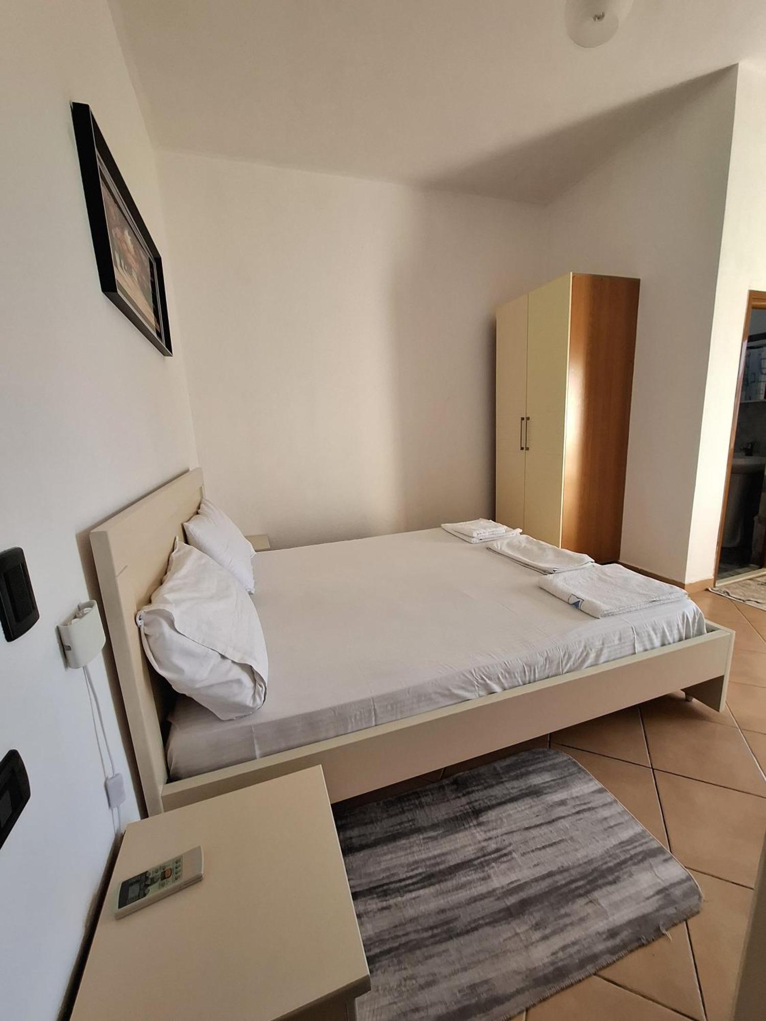 Hotel Sirena Radhimë Eksteriør billede